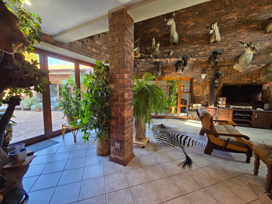 8 Bedroom Property for Sale in Grimbeeck Park North West